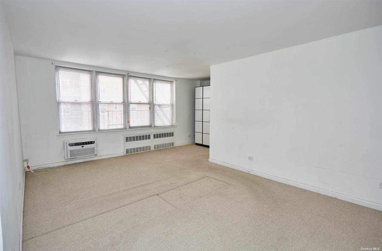94-11 59 Avenue - Photo 1