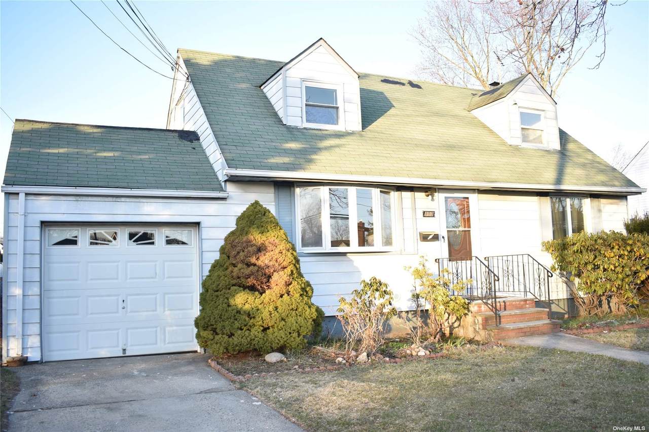 103 Bethpage Road - Photo 1