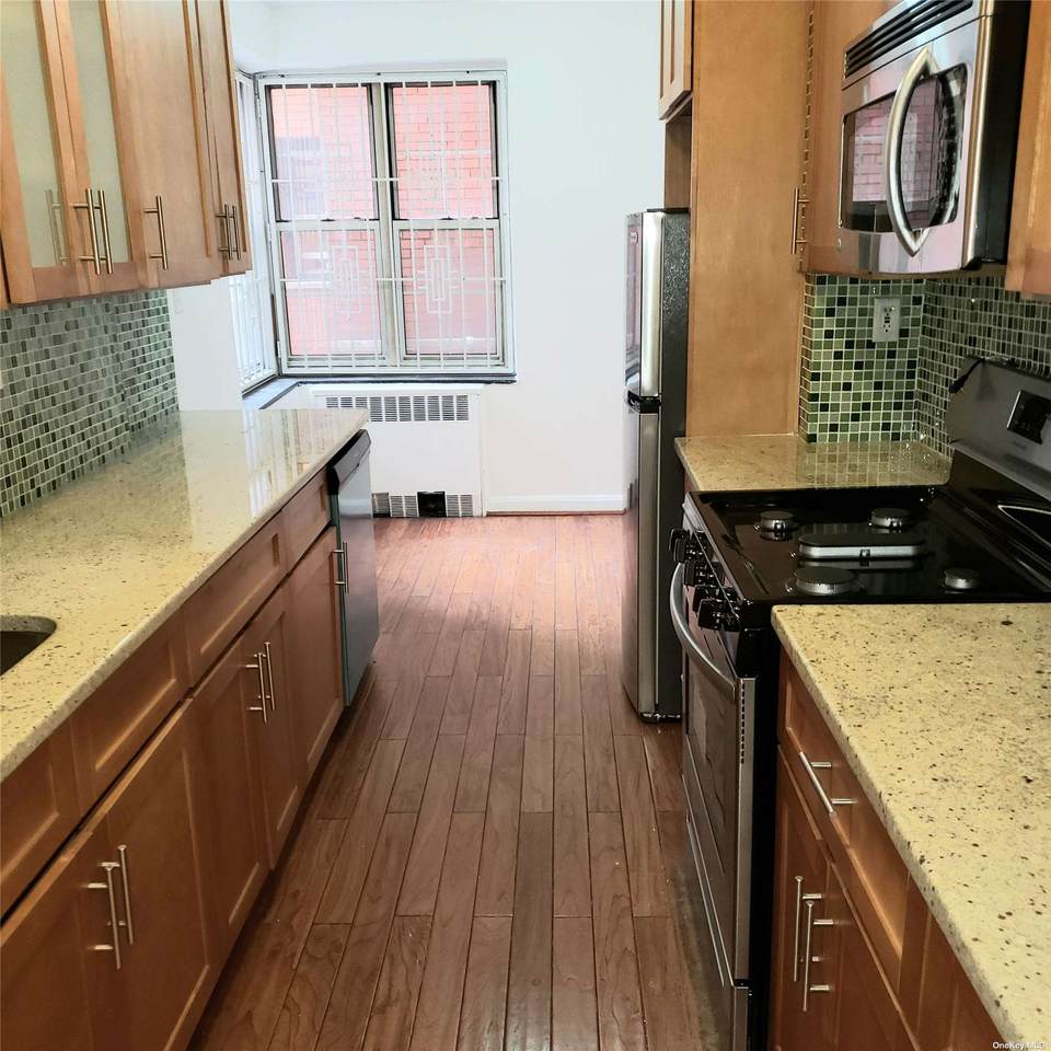 102-40 67 Drive - Photo 1