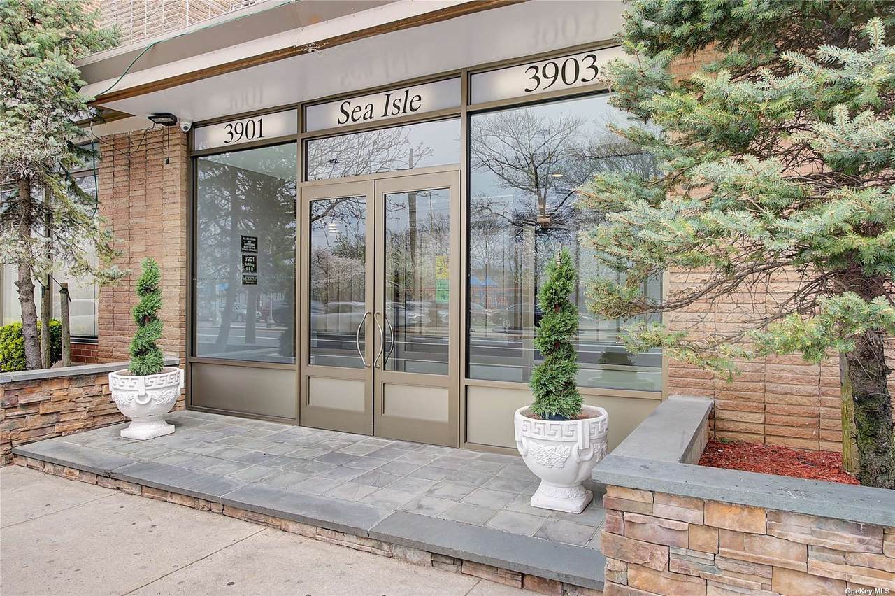 3903 Nostrand Ave - Photo 1