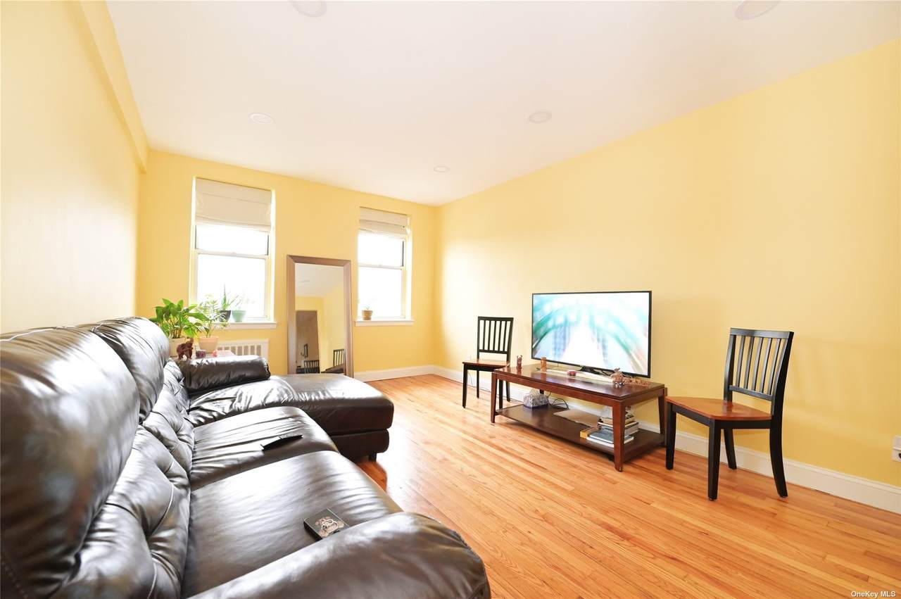 84-35 Lander Street - Photo 1