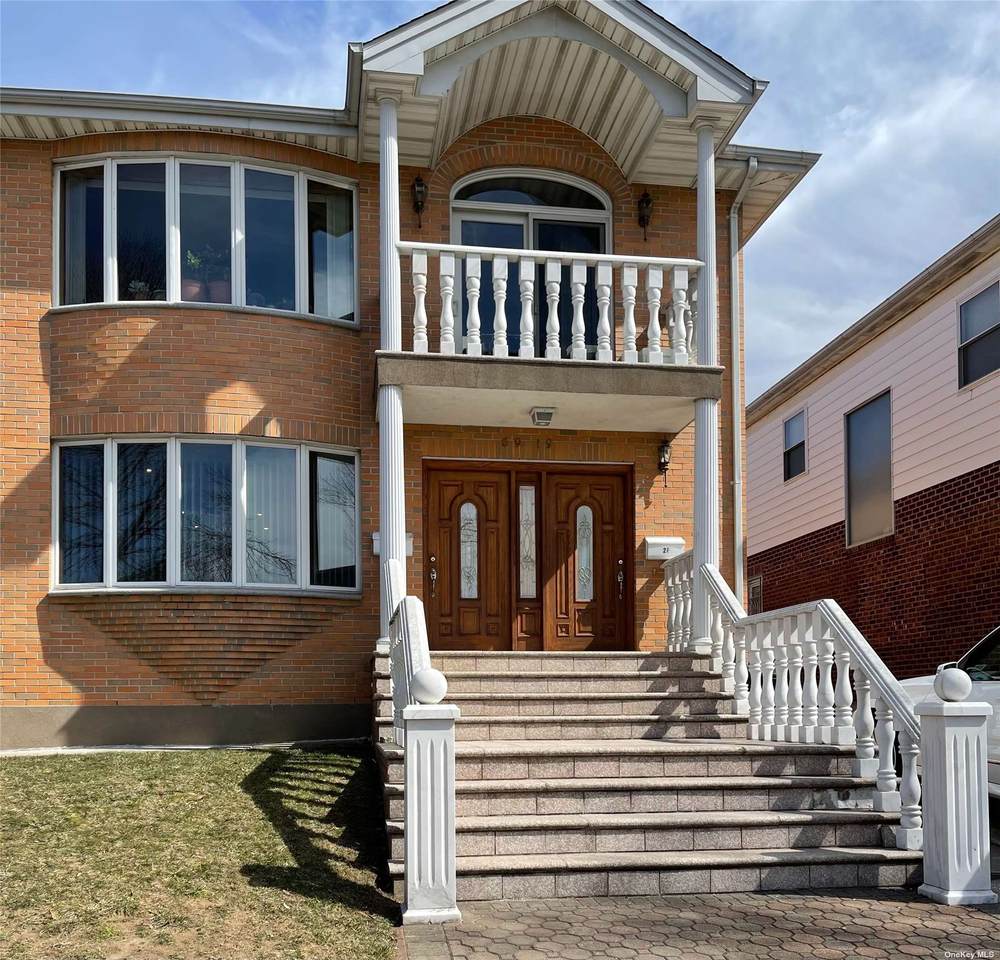 69-19 Cloverdale Boulevard - Photo 1