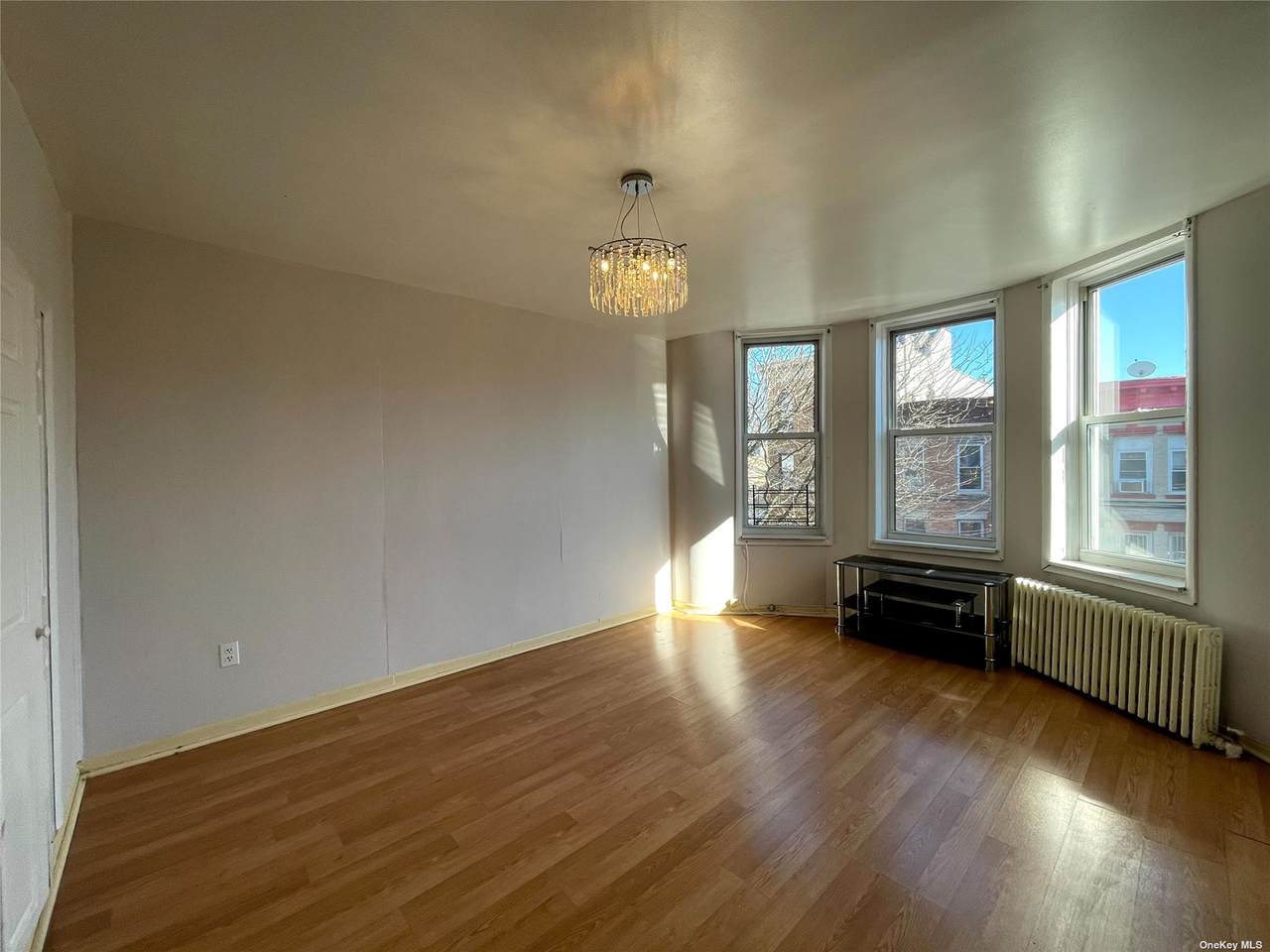 1113 Glenmore Avenue - Photo 1