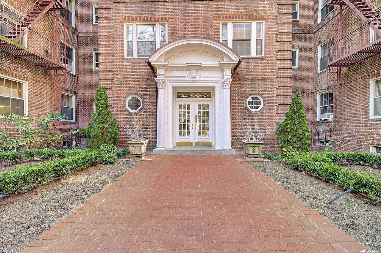 117-01 Park Lane South - Photo 1