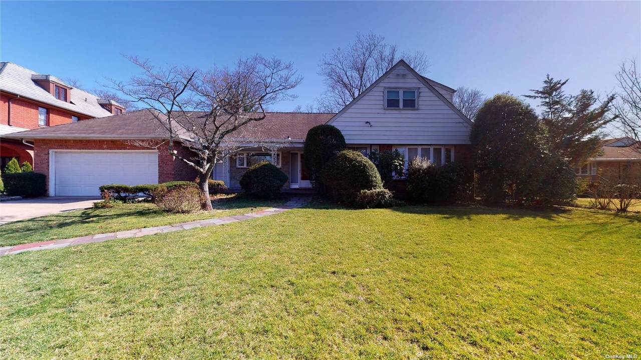42 Nassau Drive - Photo 1