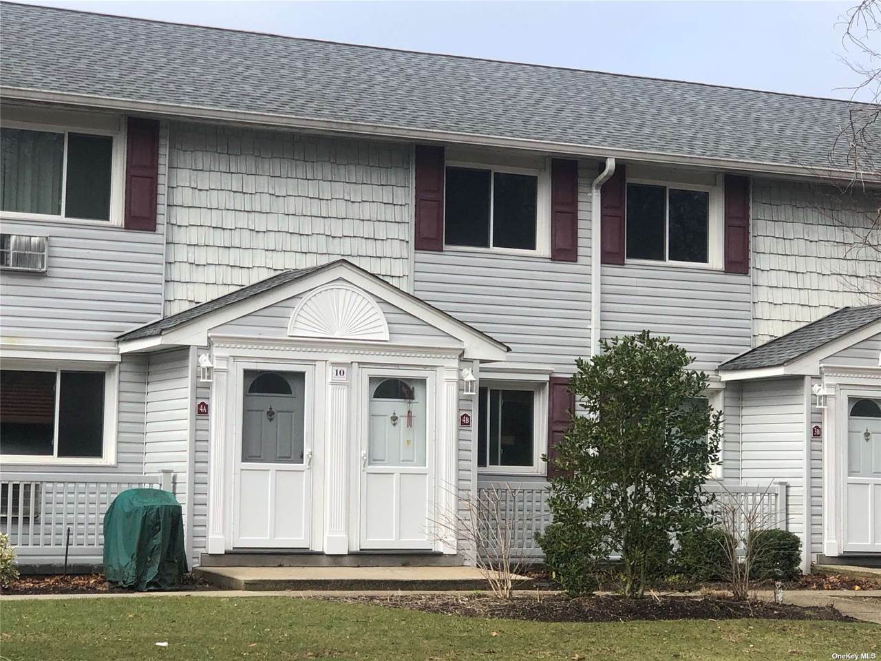 10 Smithtown Boulevard - Photo 1