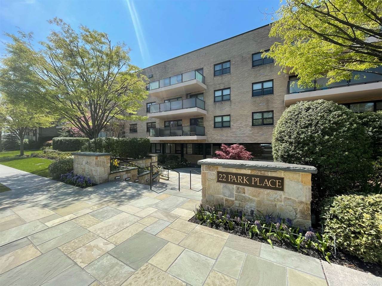 22 Park Place - Photo 1