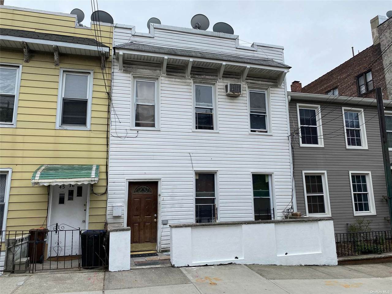 45-14 50 Ave - Photo 1