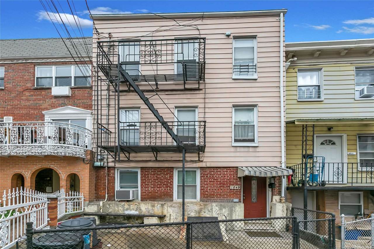 18-49 26 Road - Photo 1