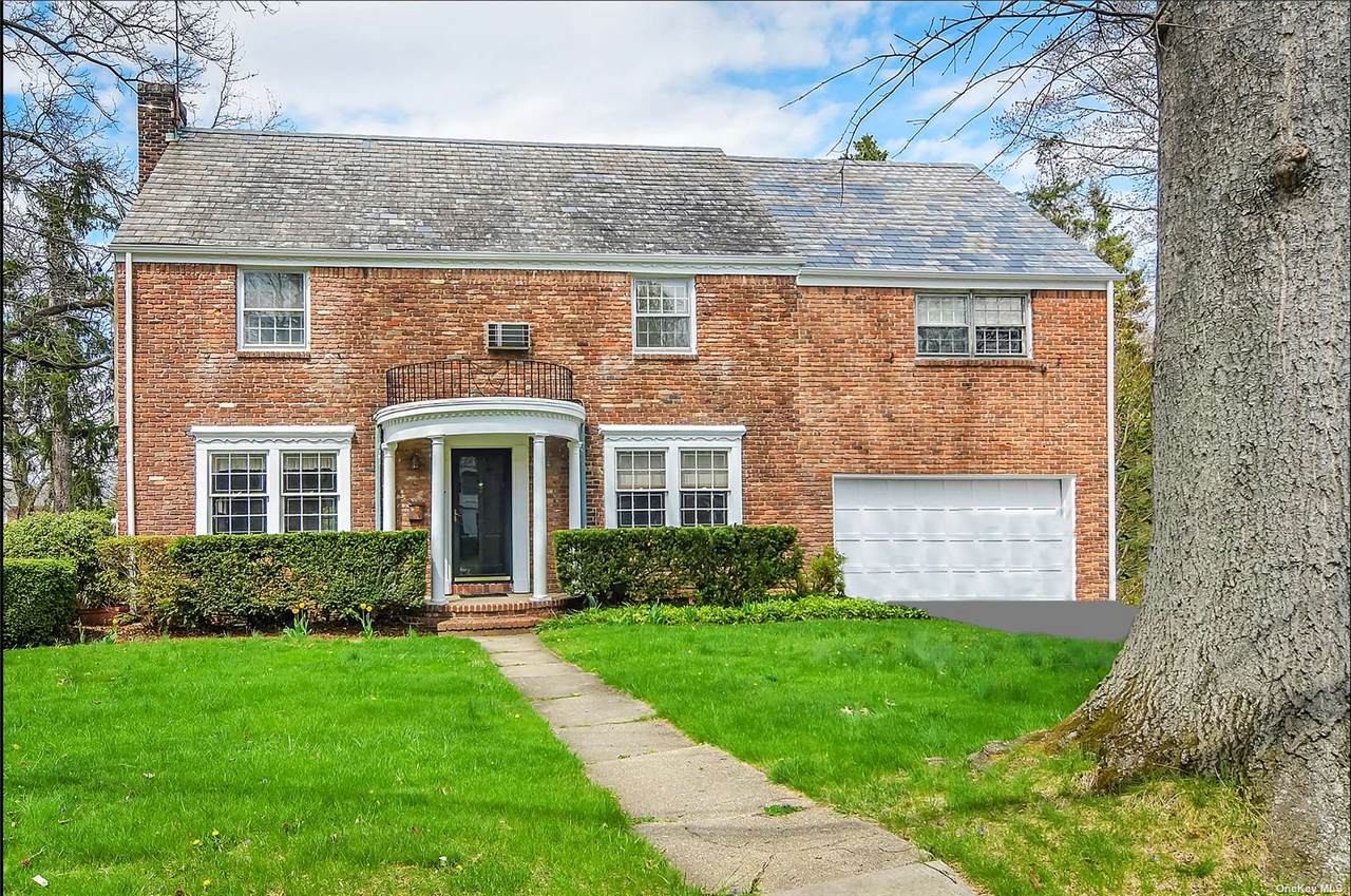 77 Oxford Boulevard - Photo 1
