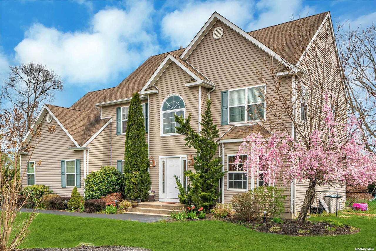 18 Brittany Court - Photo 1
