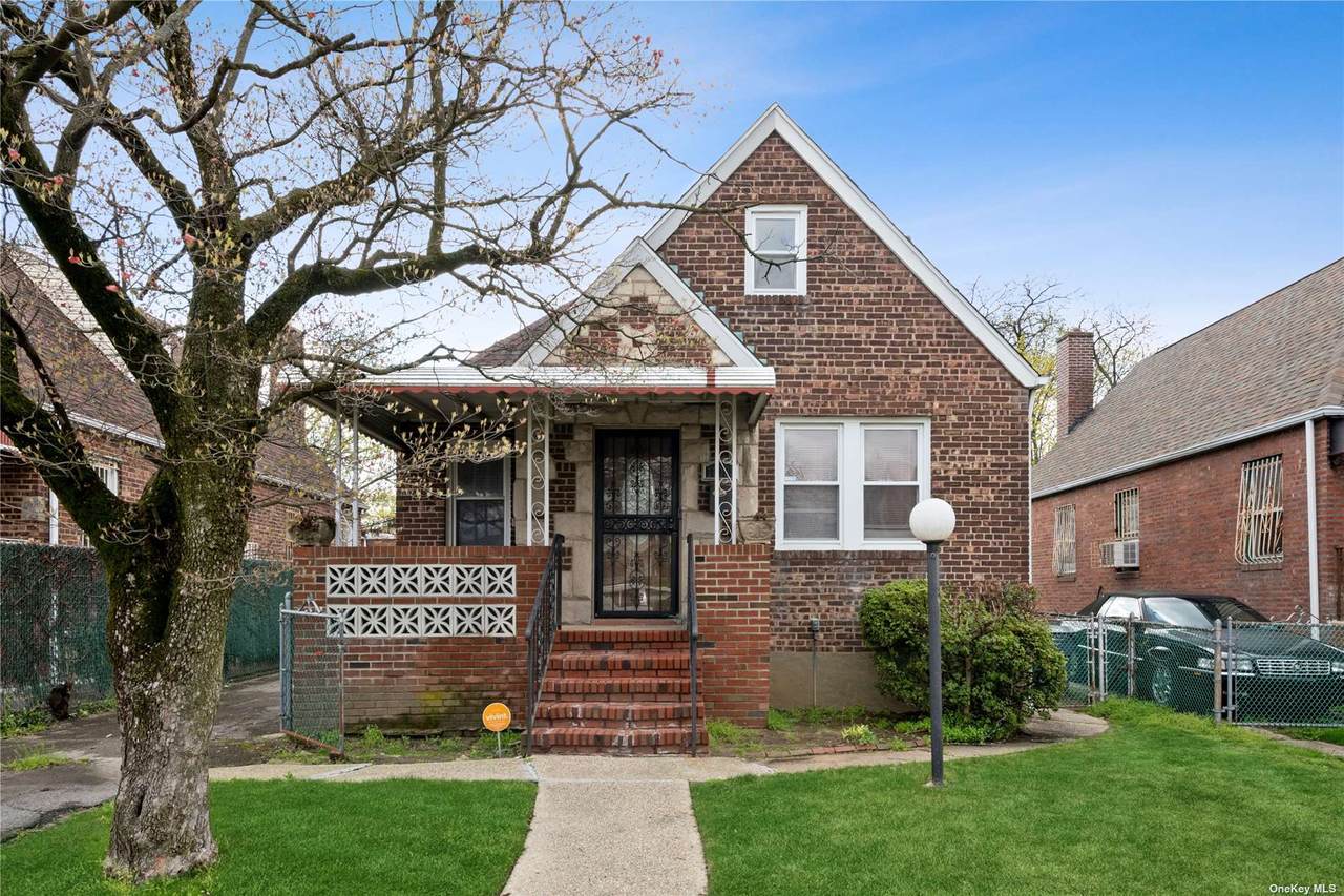 183-88 Camden Avenue - Photo 1