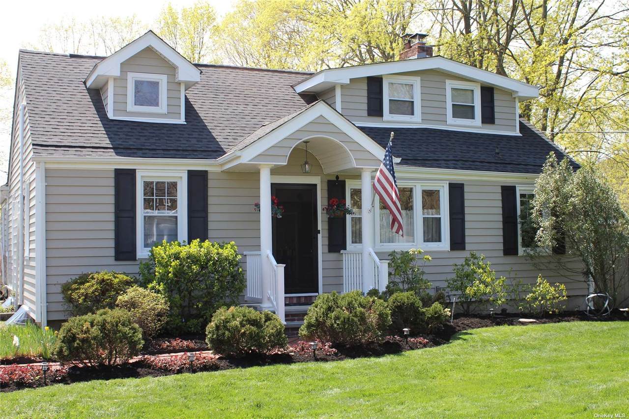 144 Old Country Road - Photo 1