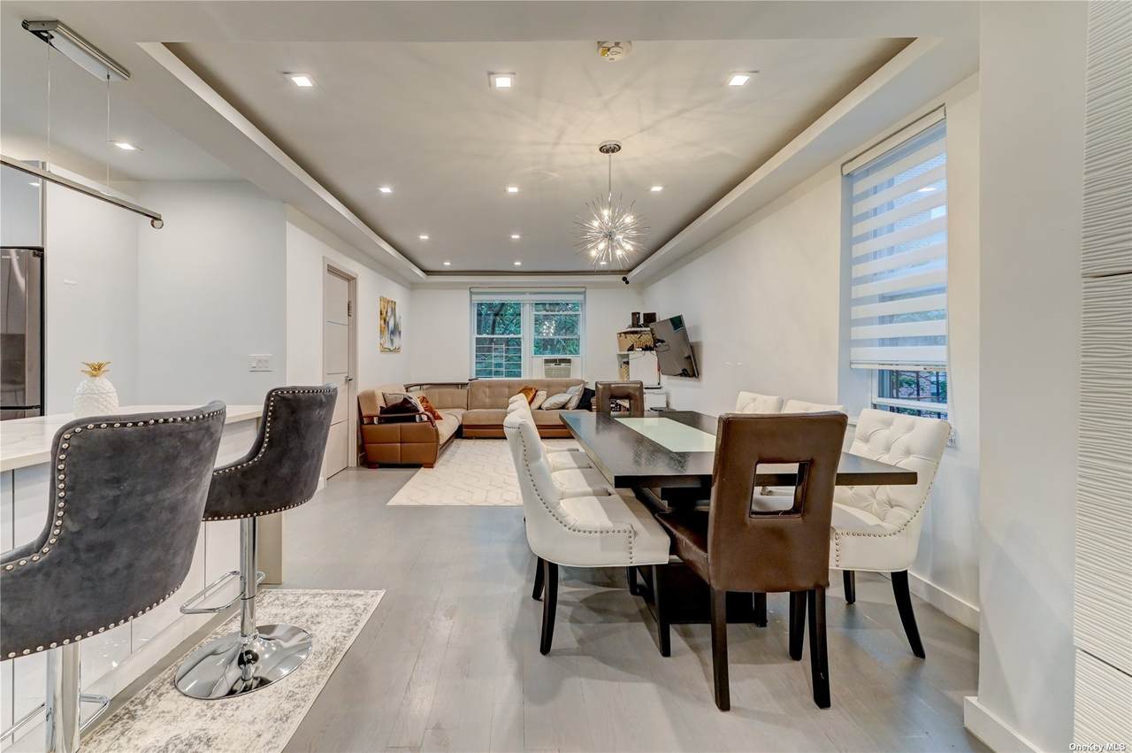 102-55 67 Drive - Photo 1