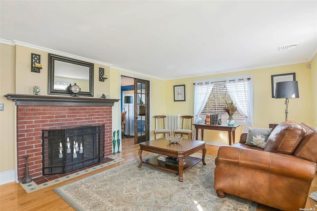 3 East Pond Lane - Photo 1