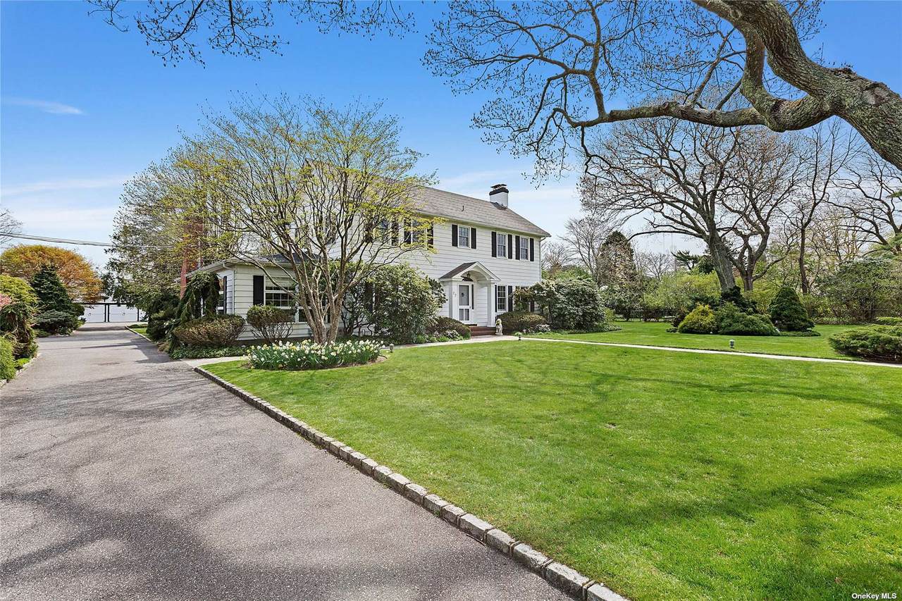 22 Aspatuck Road - Photo 1