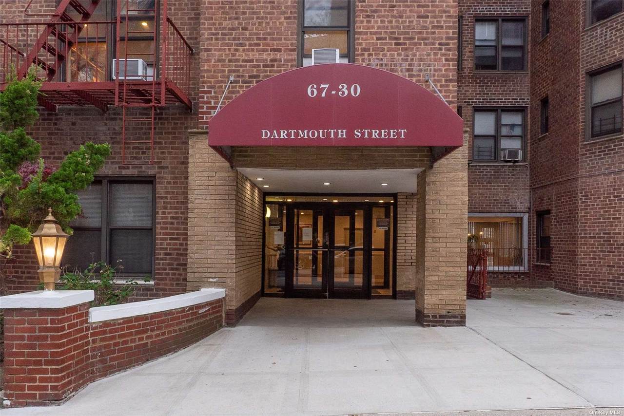 67-30 Dartmouth Street - Photo 1