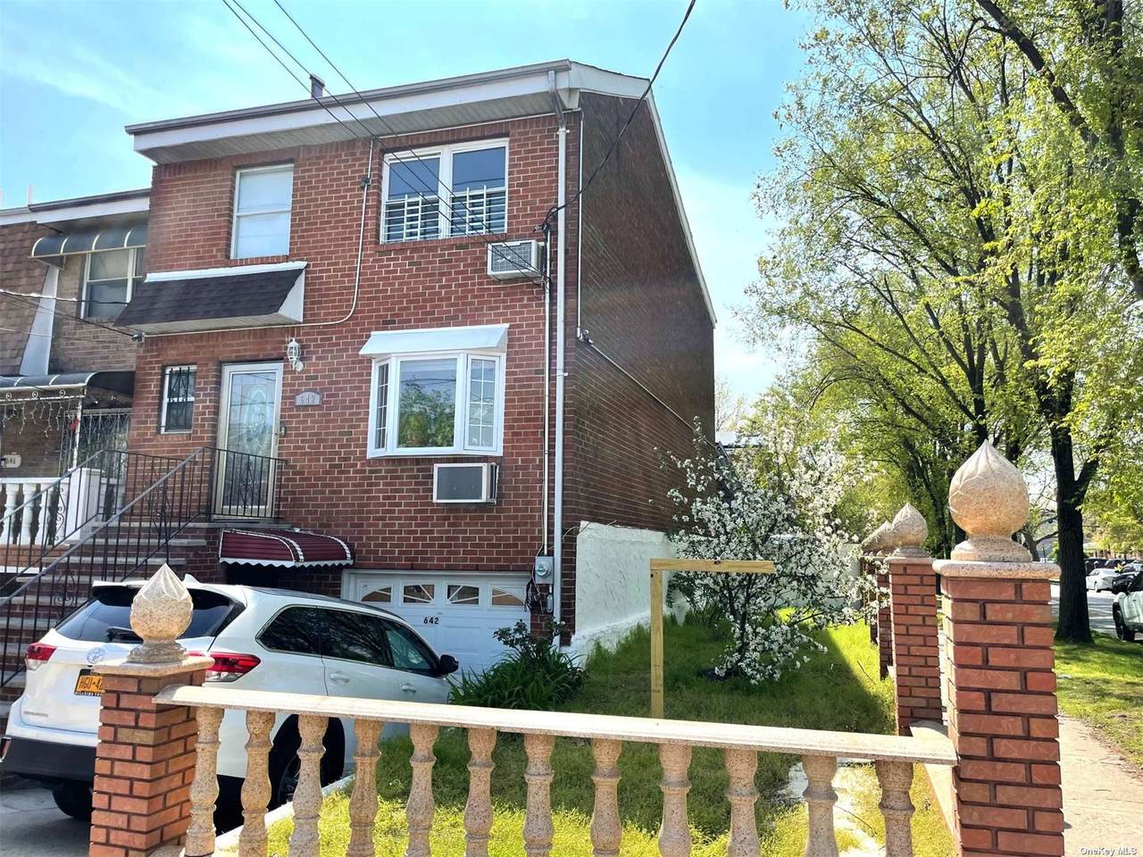 642 Shepherd Avenue - Photo 1