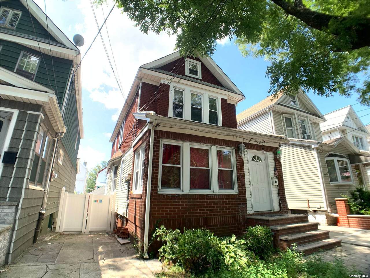 95-22 82nd Street - Photo 1