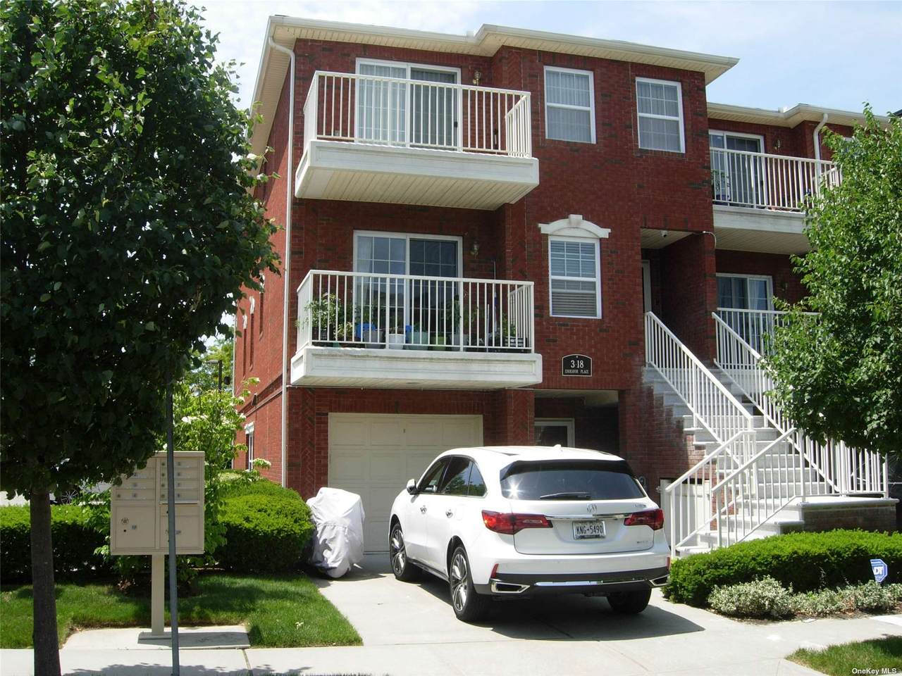 3-18 Endeavor Place - Photo 1