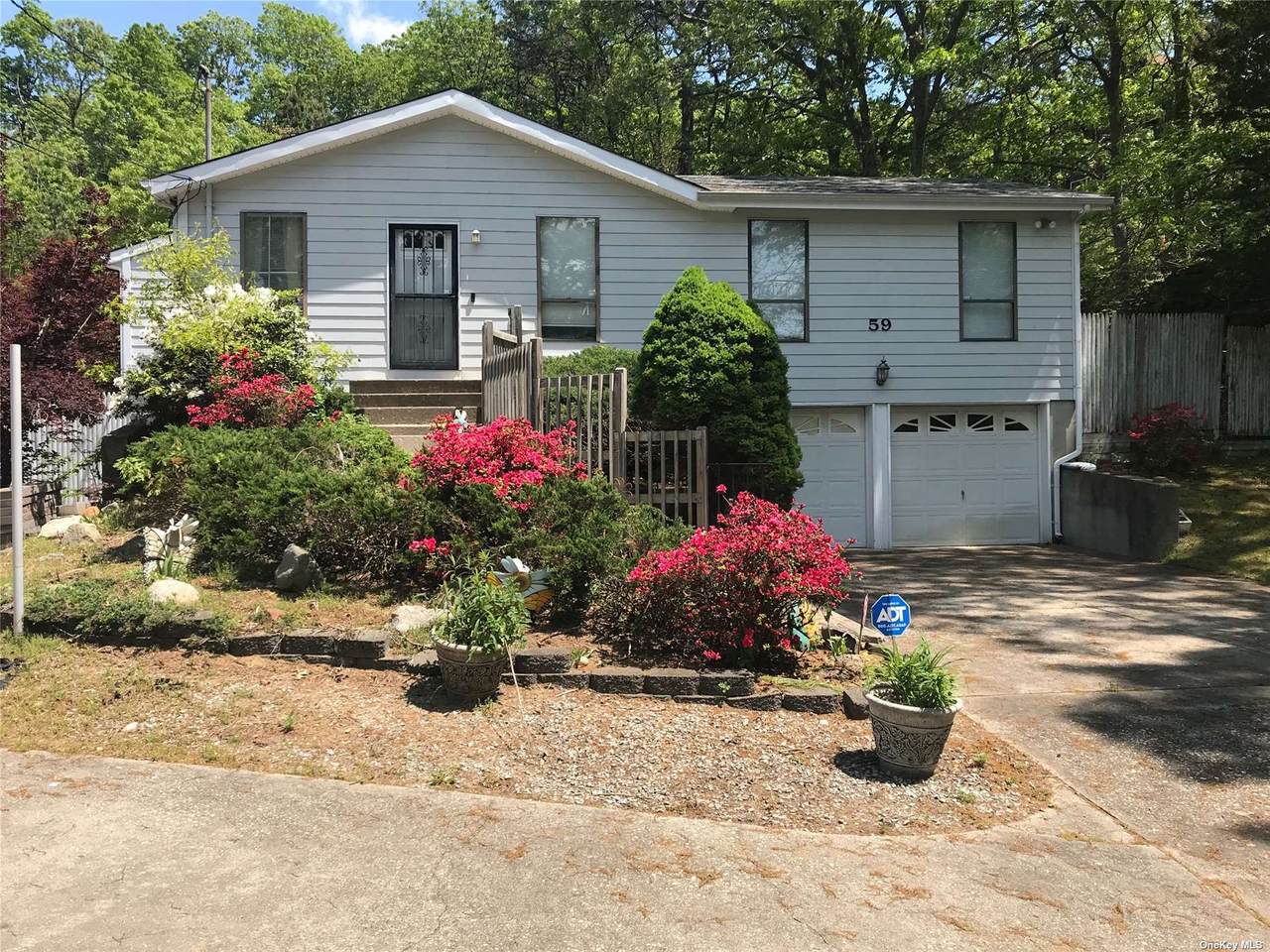 59 Breeze Avenue - Photo 1
