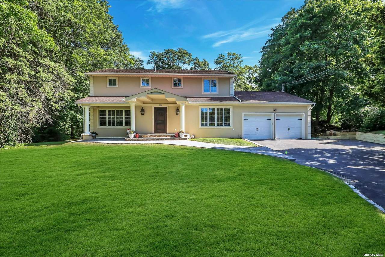 18 Hofstra - Photo 1