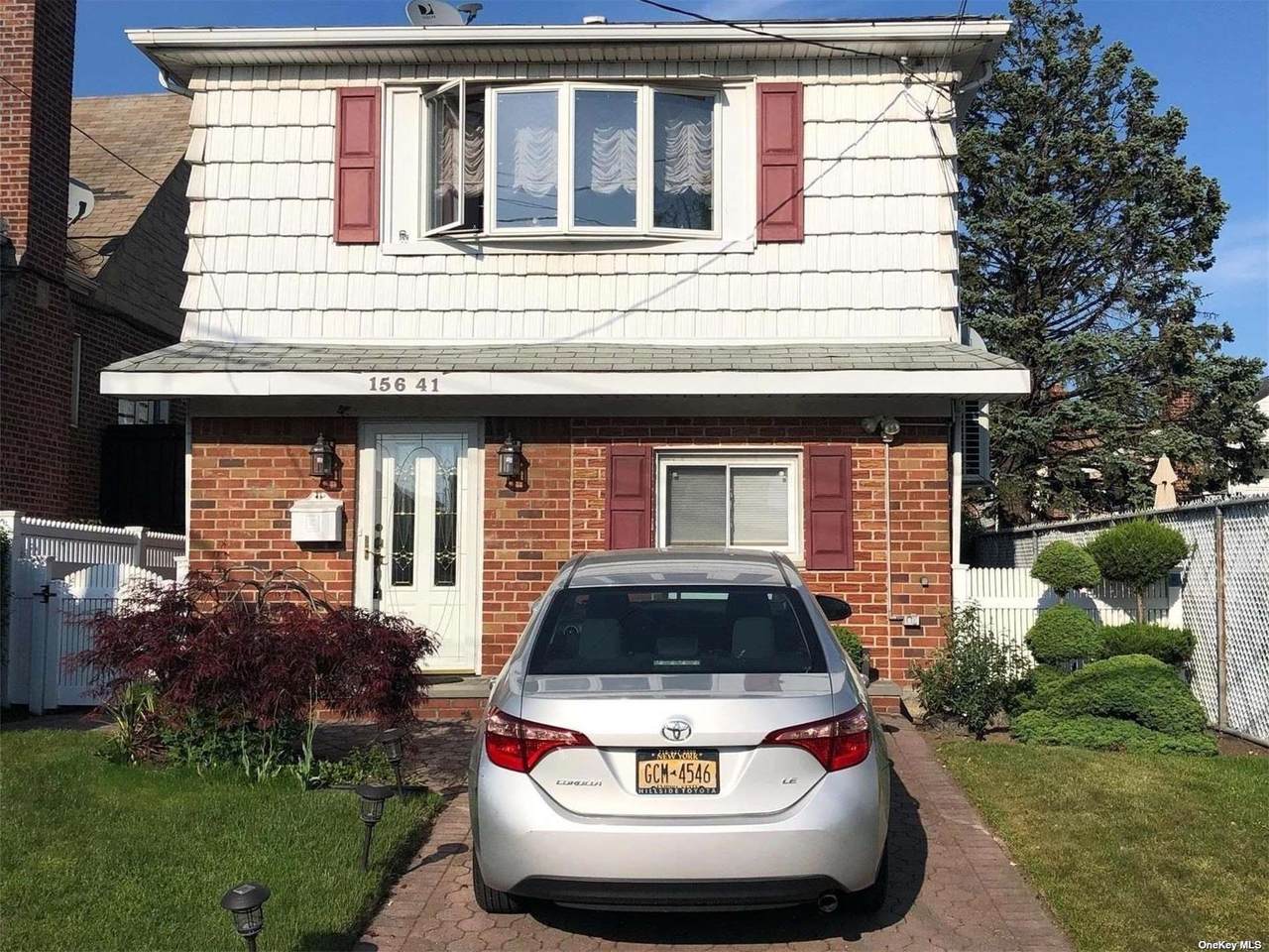 156-41 94 Street - Photo 1