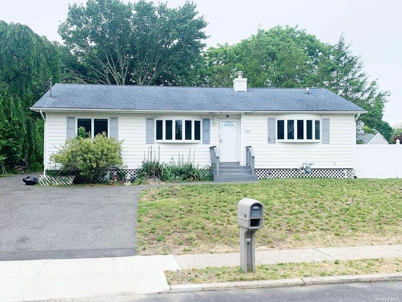 199 Stuyvesant Drive - Photo 1