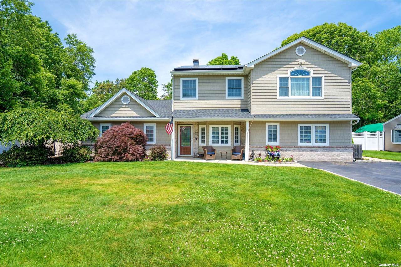 102 Debbie Lee Lane - Photo 1