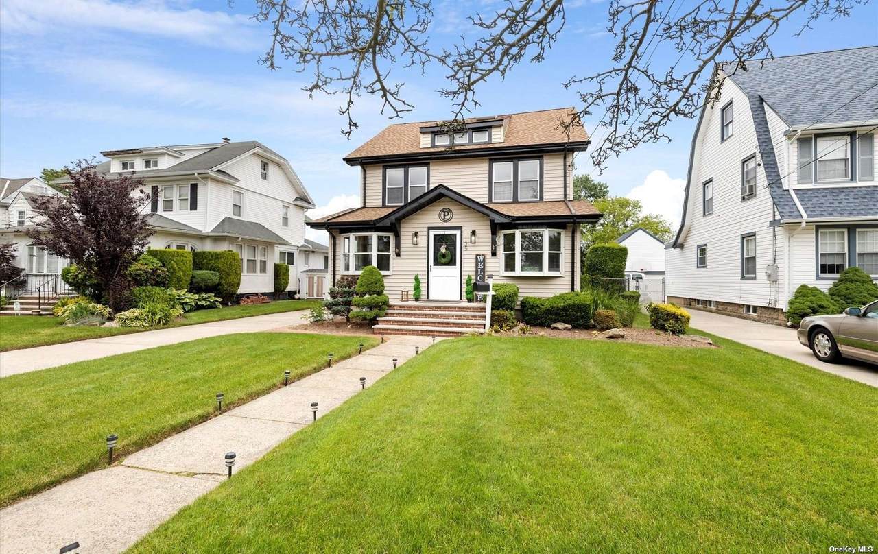 35 Denton Avenue - Photo 1