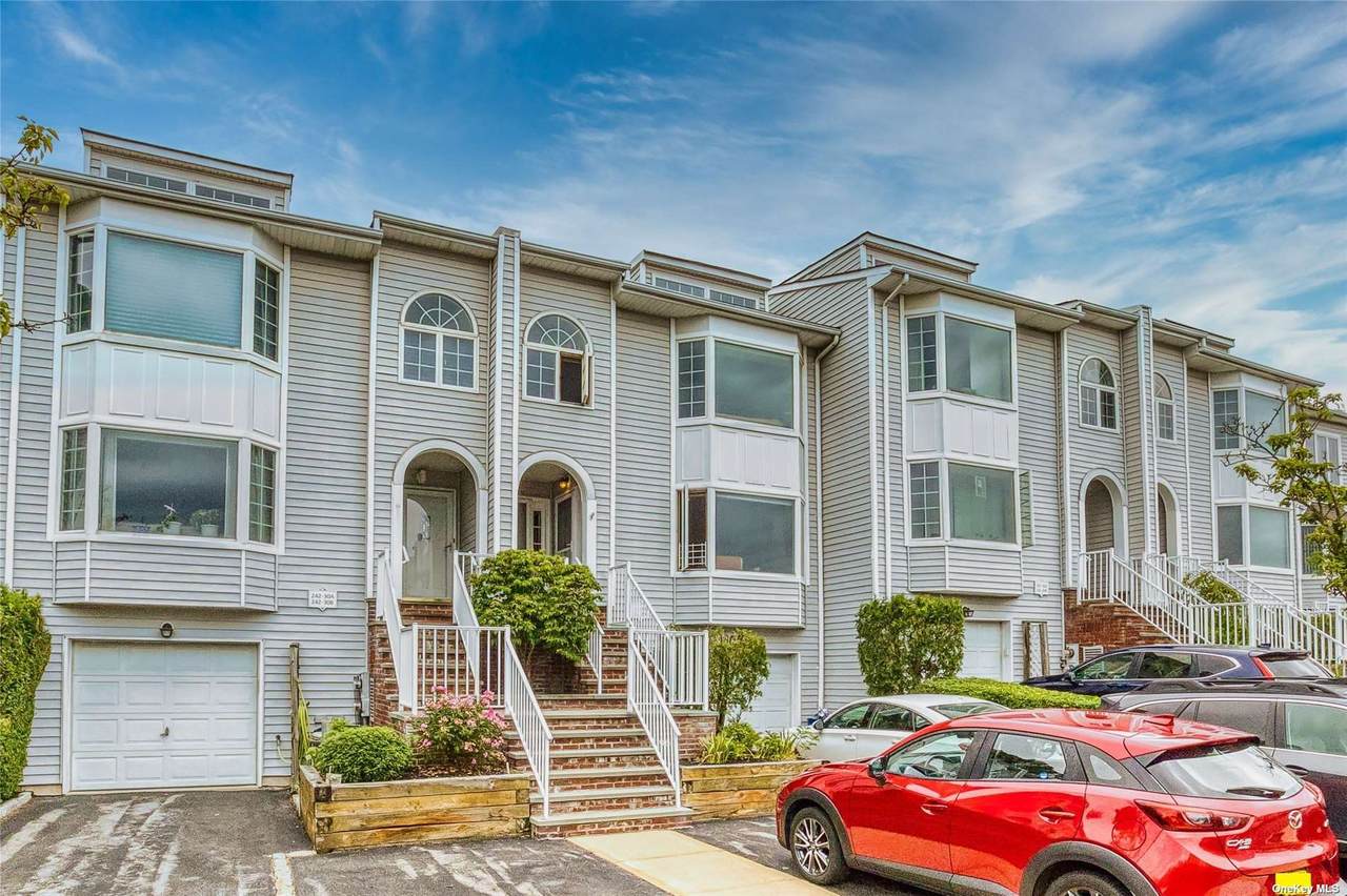 242-28 Oak Park Drive - Photo 1