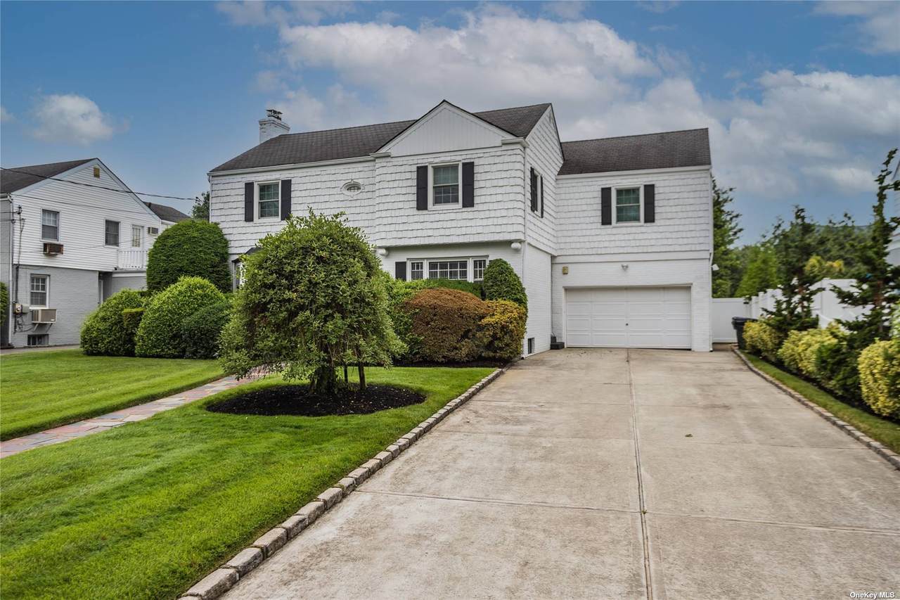 242 Merrick Avenue - Photo 1