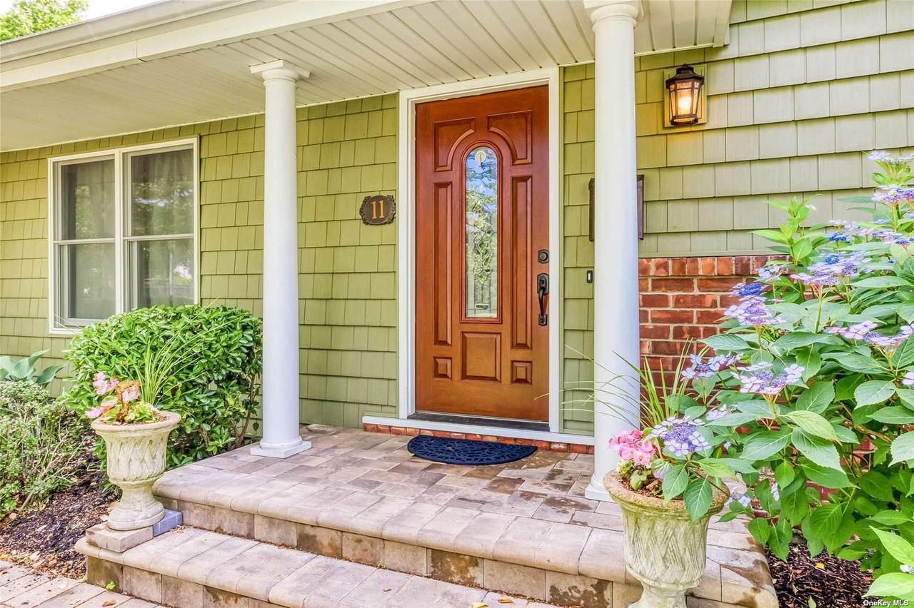 11 Lauren Avenue - Photo 1