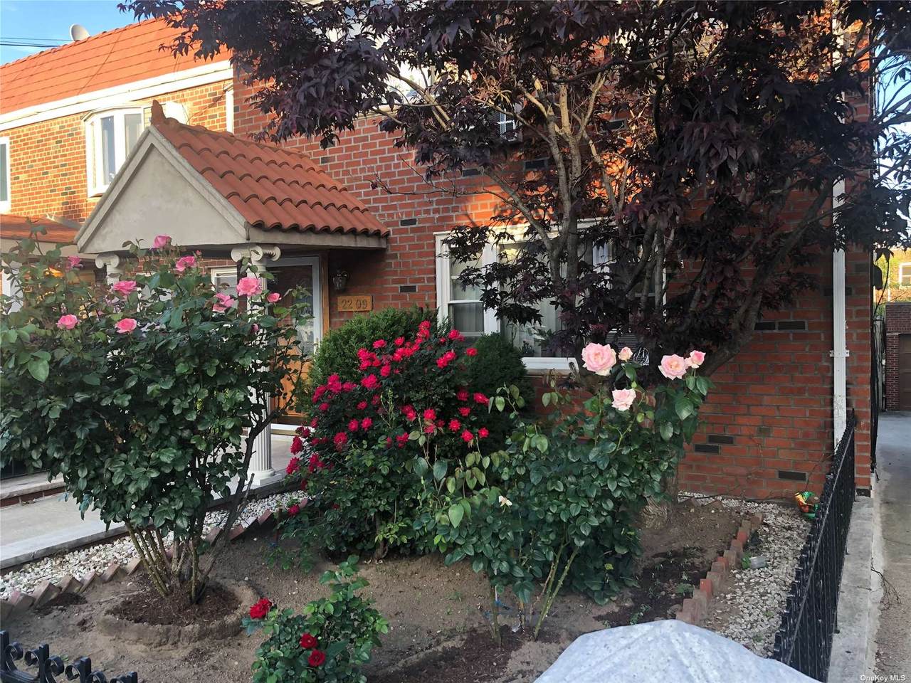 22-09 48 Street - Photo 1