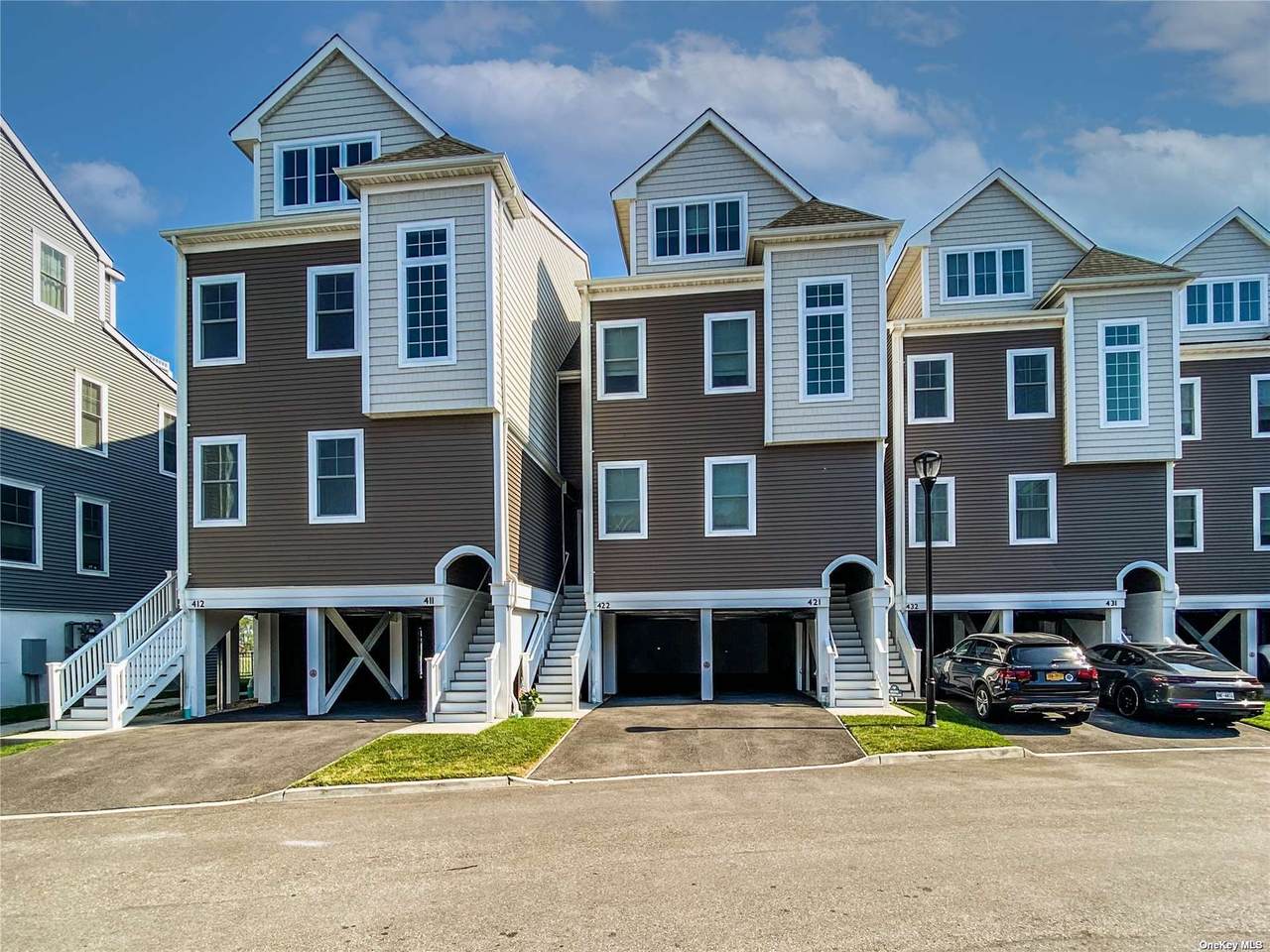 422 Marina Pointe Drive - Photo 1