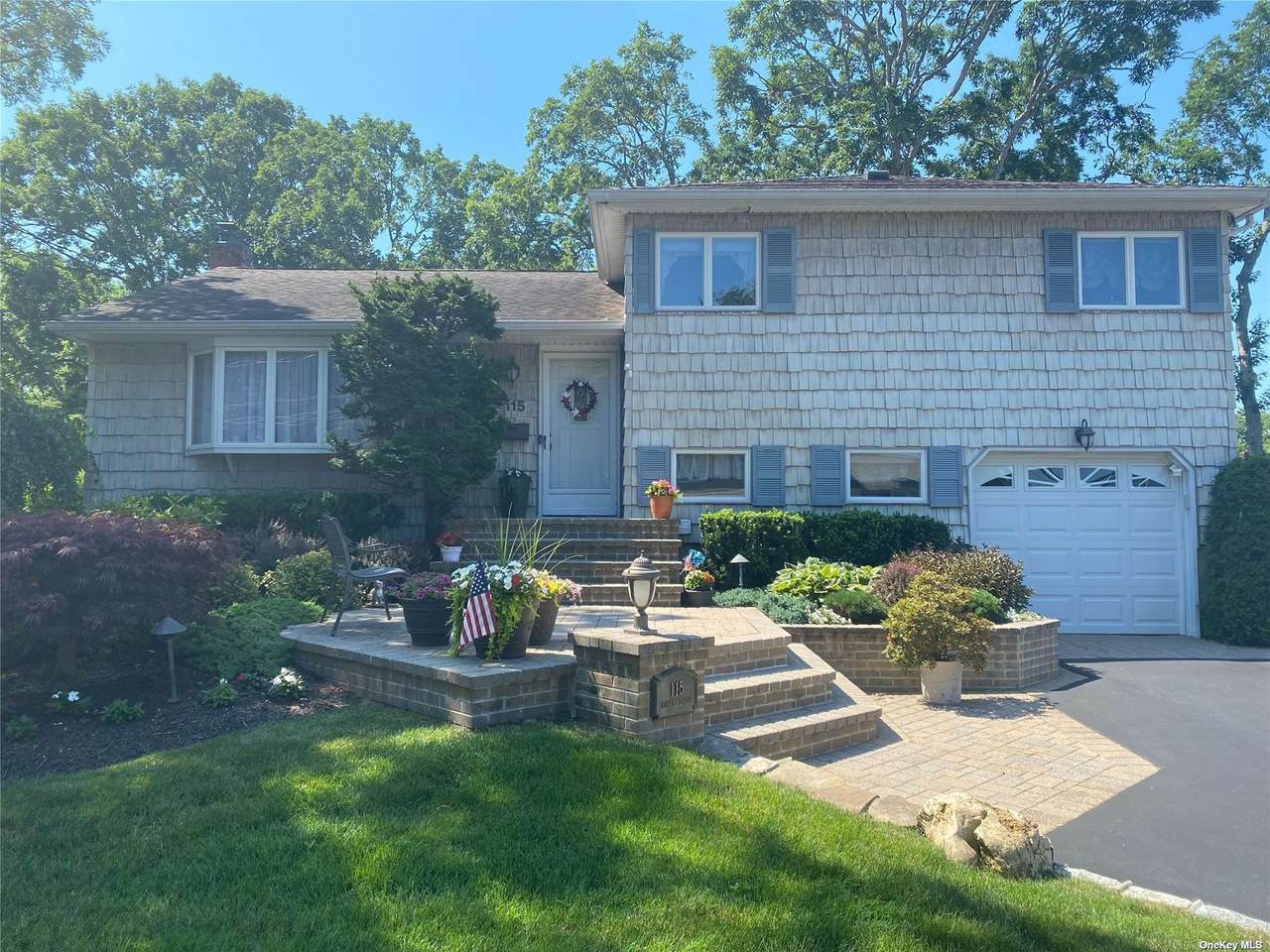 115 North Drive - Photo 1
