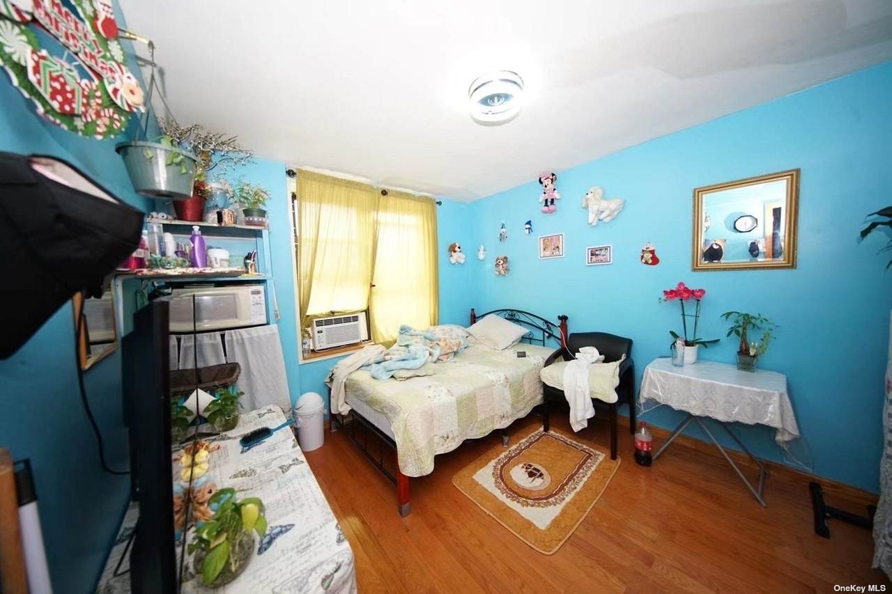 91-15 Lamont Avenue - Photo 1