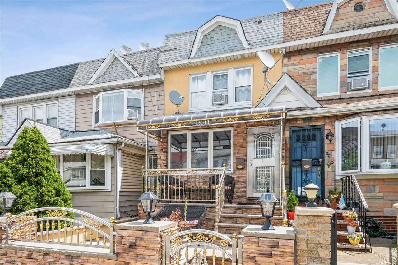 30-11 92 Street - Photo 1
