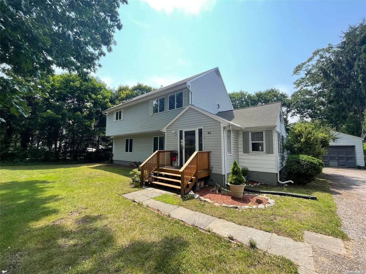 44 Roseville Avenue - Photo 1