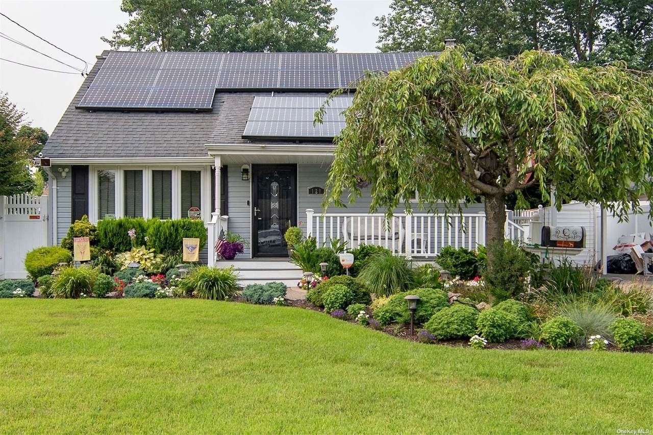121 Greenwood Drive - Photo 1