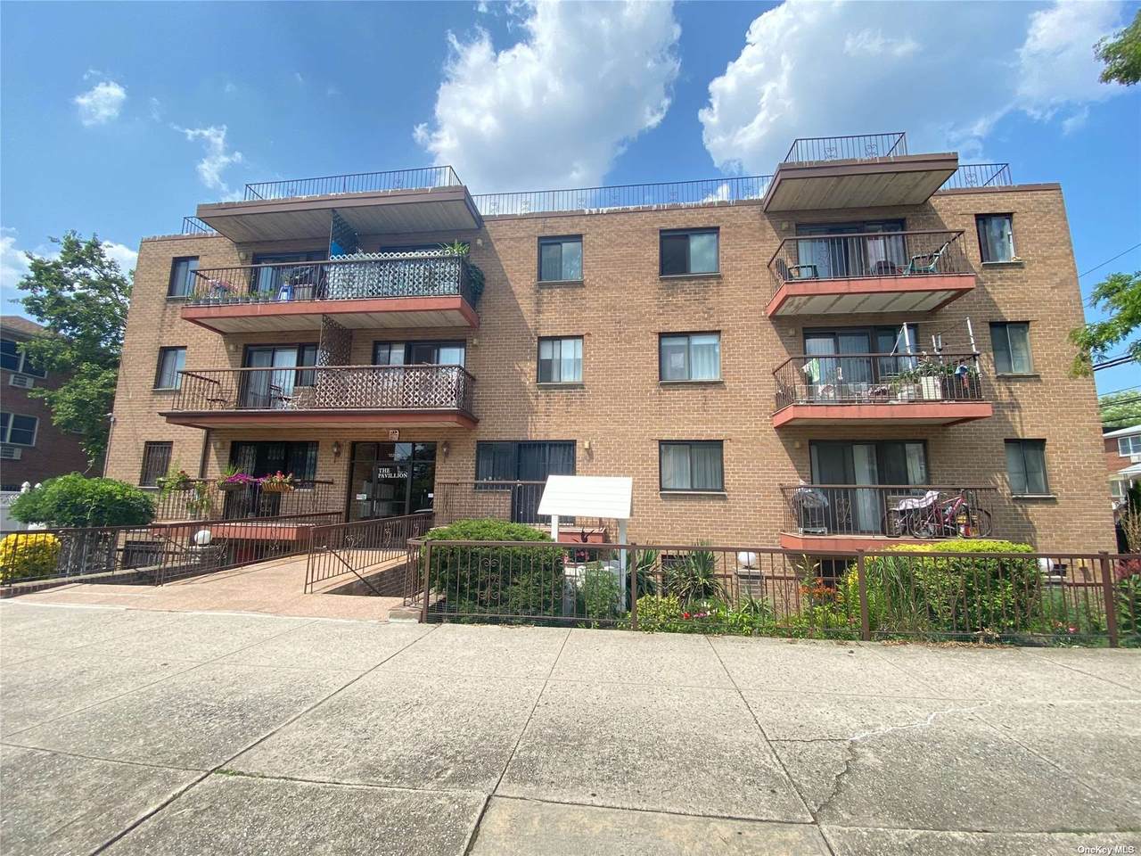 122-15 25 Road - Photo 1