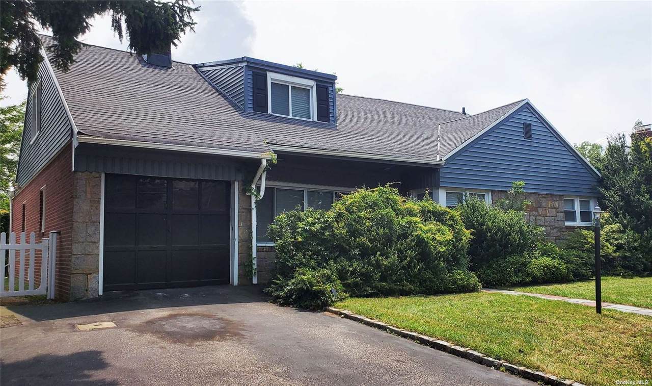 212 Seaman Avenue - Photo 1