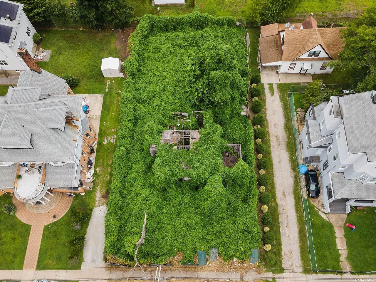 25-12 Mott Avenue - Photo 1