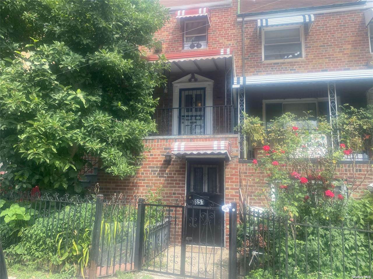851 Crown Street - Photo 1