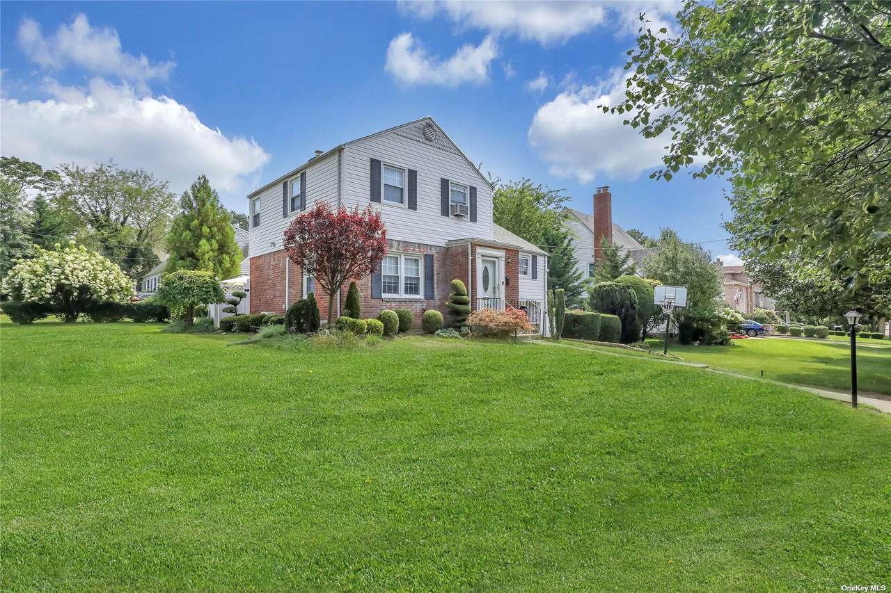 132 Greenway West - Photo 1