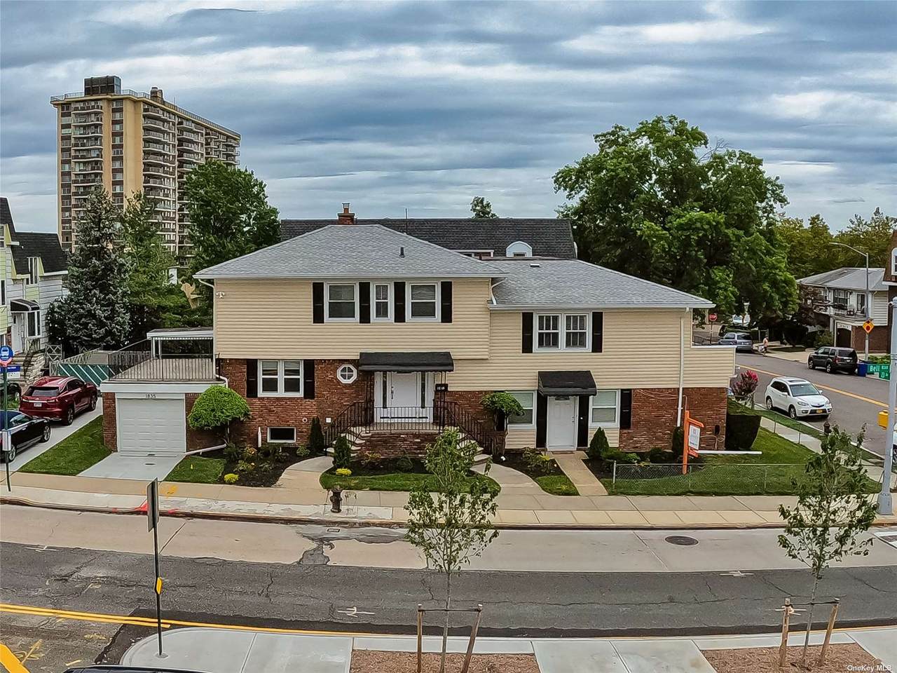 18-35 Bell Boulevard - Photo 1