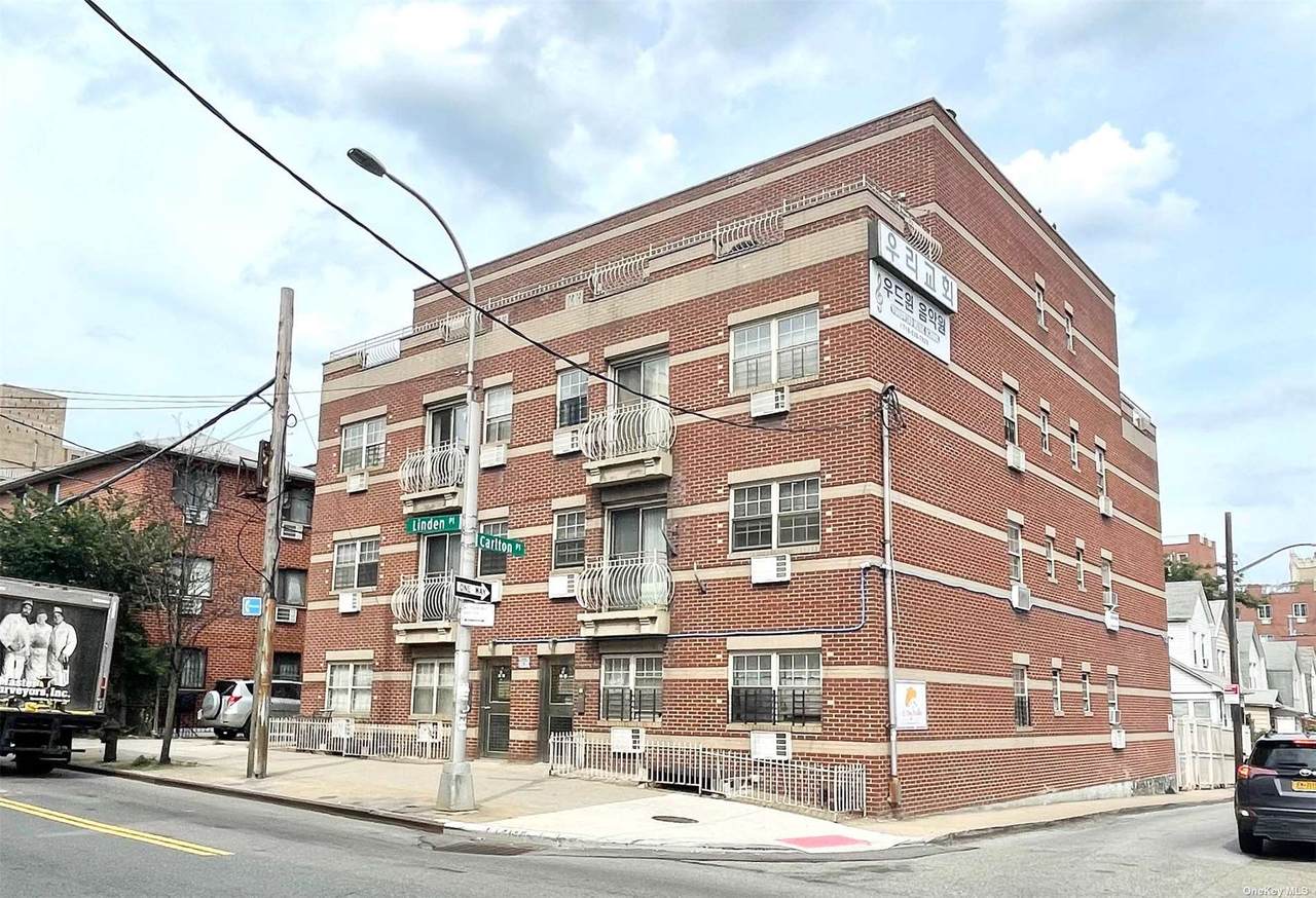 35-11 Linden Place - Photo 1