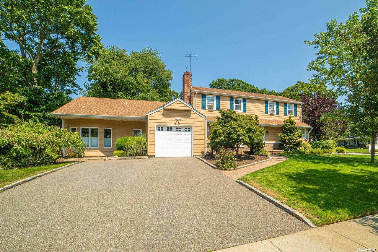 1637 Jane Street - Photo 1