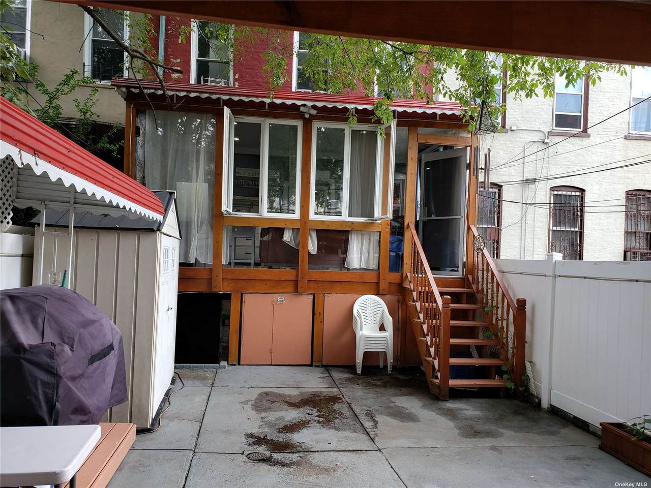 1627 Cornelia Street - Photo 1