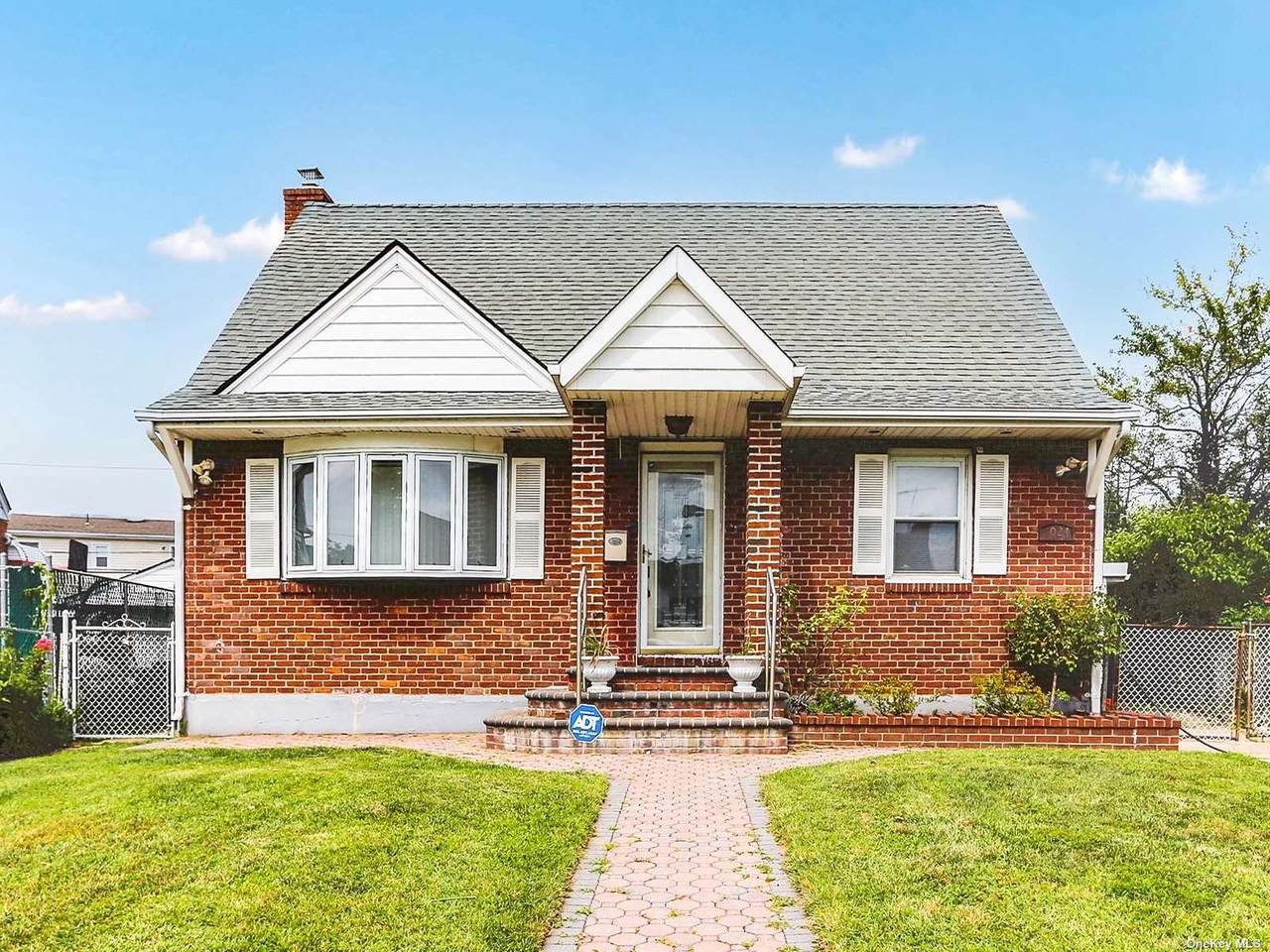 1024 Glen Drive - Photo 1